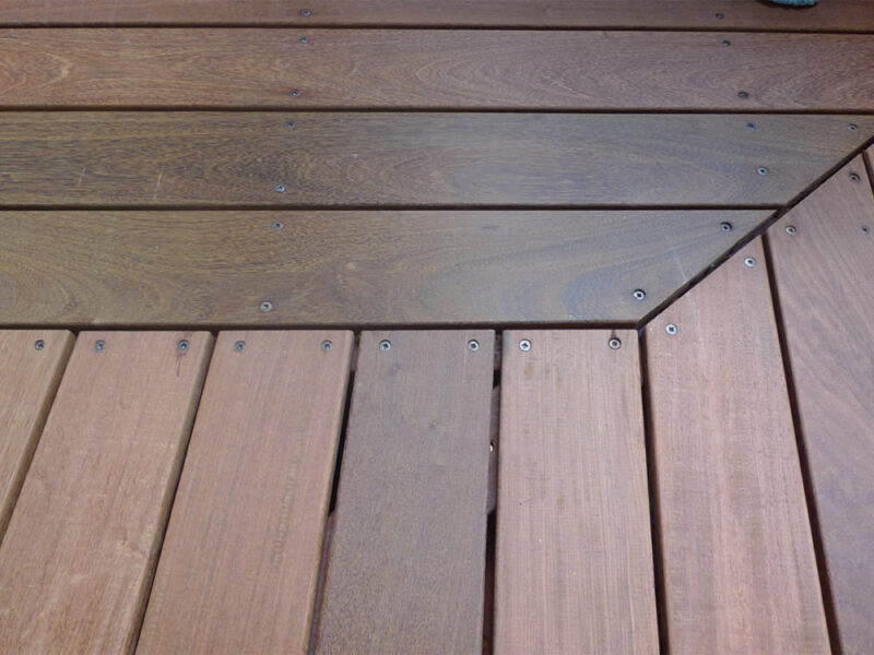 奈良県大和郡山市で施工したイペ S4S/E4E ウッドデッキの接合部ディテール