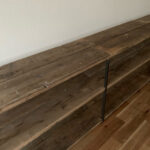 足場板を使ったラック天板の表情