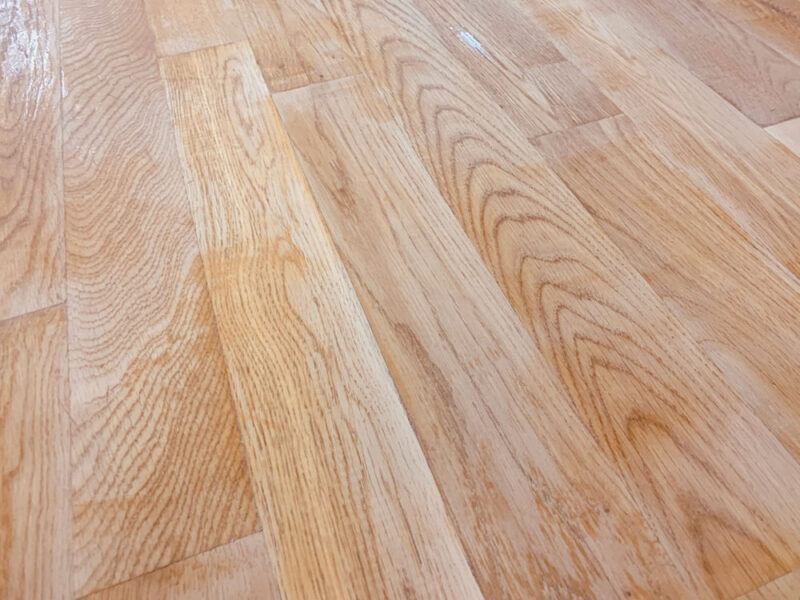 美しく蘇ったオーク材の杢目