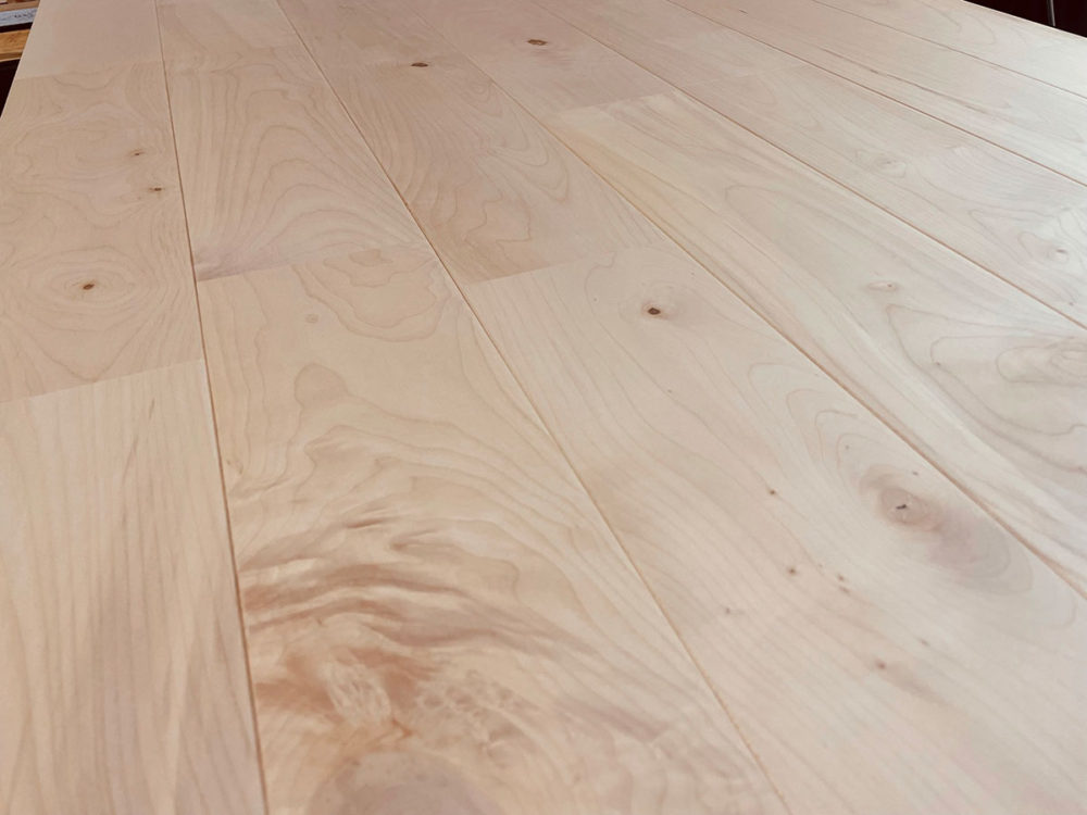 メープル（カエデ / 楓）無垢フローリング｜硬質で明るい木肌が魅力の高級床材