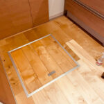 床下収納周辺の新しい無垢フローリング施工後写真