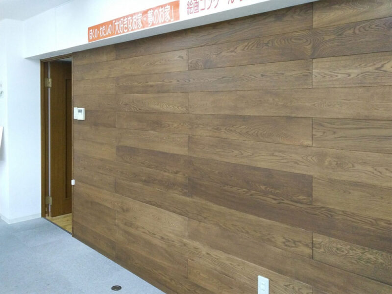 ホワイトオークのフローリング材の木目アップ