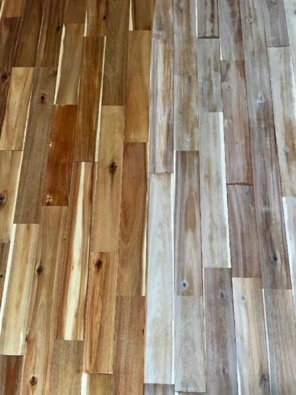 再生前後で明確に違いがわかるアカシア無垢フローリングの比較