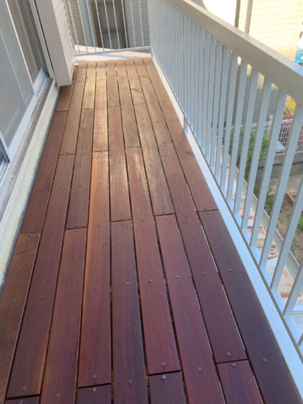 塗装が乾いた後のセランガンバツデッキ表面の仕上がり