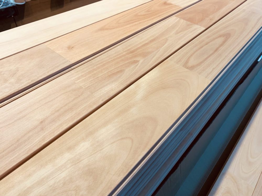 シルバーチェリー（カバザクラ / 樺桜）無垢フローリング｜明るさと優しさを兼ね備えた床材の魅力