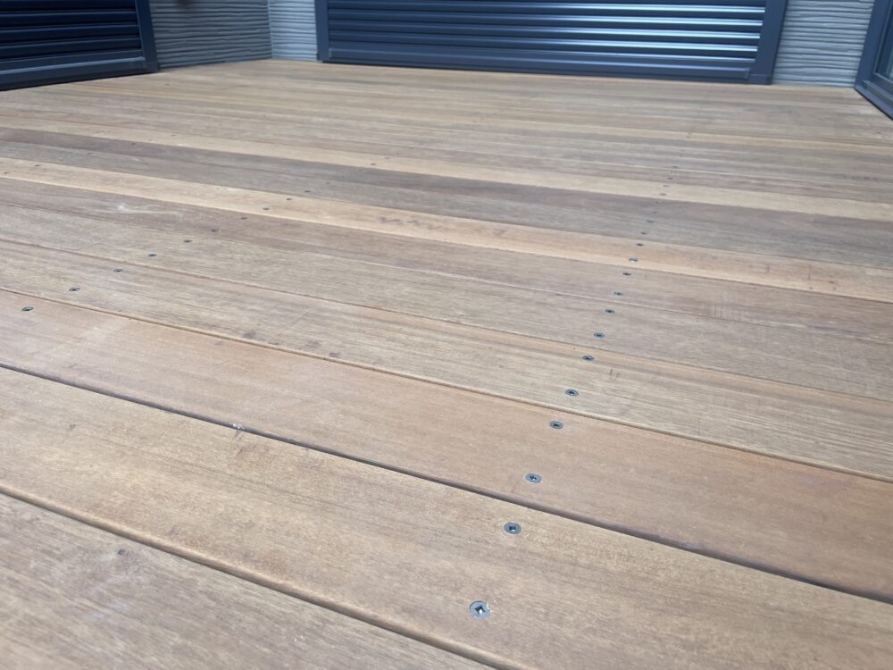 ウリンのウッドデッキ｜最強の耐久性を誇るボルネオアイアンウッド