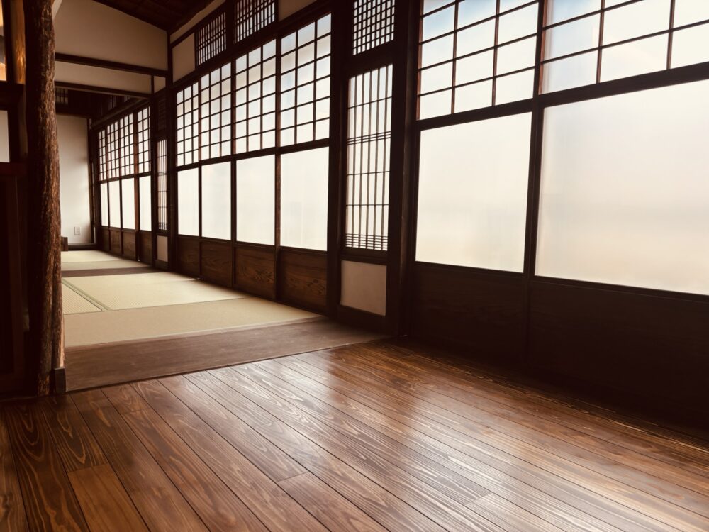 ヒノキ無垢フローリング施工事例｜上質な香りと柔らかな肌触りが魅力の国産材