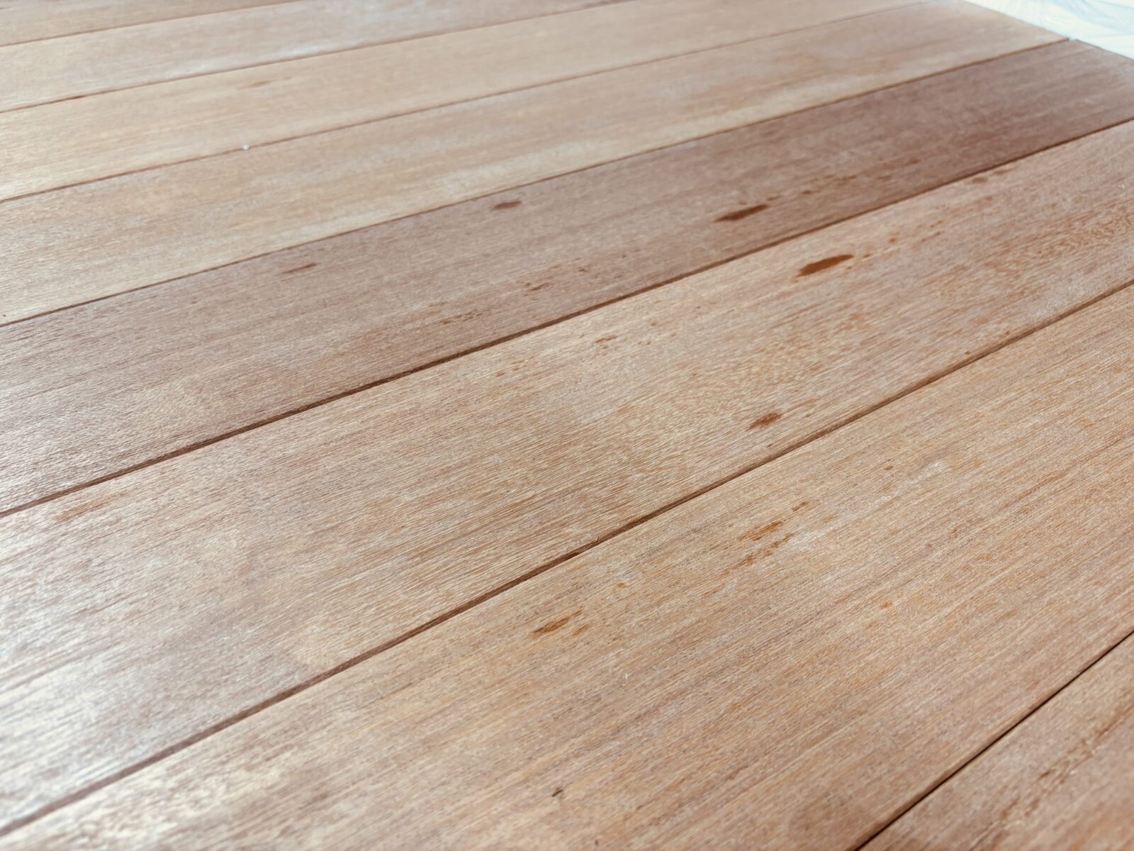 アピトン（クルイン）無垢フローリングの特徴と魅力｜重厚で耐久性に優れた床材