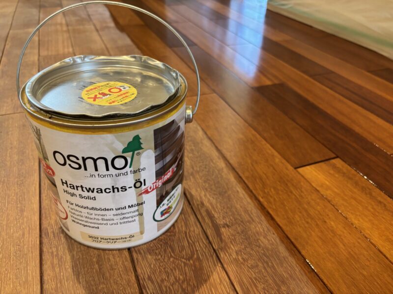 オスモフロアークリアで仕上げる前の花梨無垢フローリングの施工缶