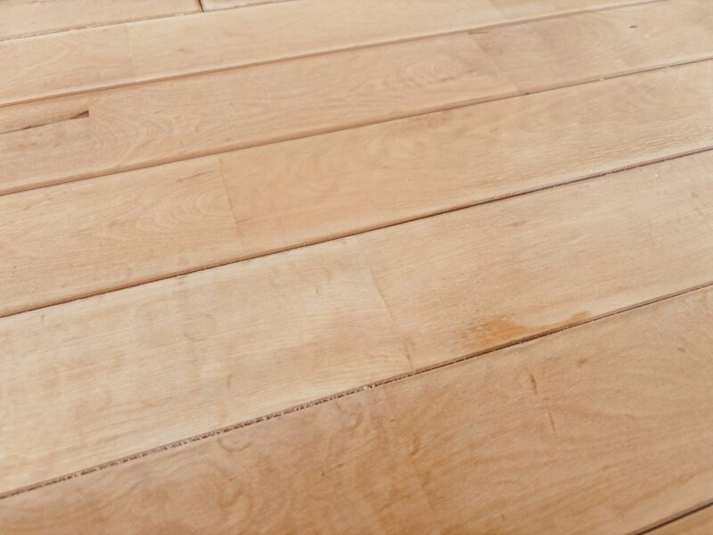 研磨で美しさを取り戻した無垢フローリングの木肌