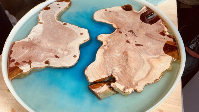 アジアンウォルナットの水シミを除去して再塗装 | エコロキア株式会社