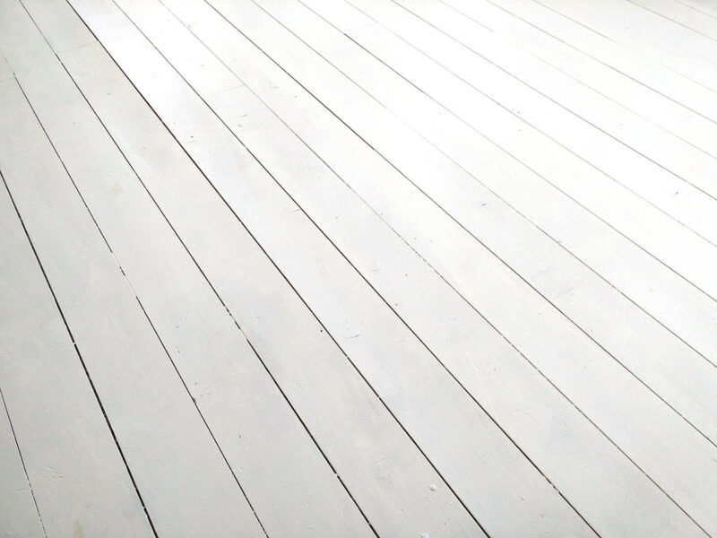 杉 無垢フローリング 白塗装 表面の質感と均一な塗膜仕上げ