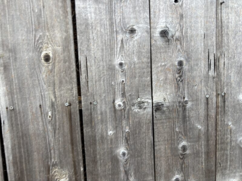 焼杉 外壁 杉板 無垢材 経年変化 グレー化 節あり 表面アップ