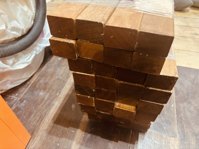 イタウバ ウッドデッキ材 角材 未塗装 高耐久 ハードウッド 束ね状態