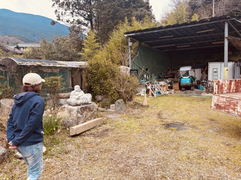 不便を楽しむ里 作業スペース 広場 木工機材 保管エリア 里山環境